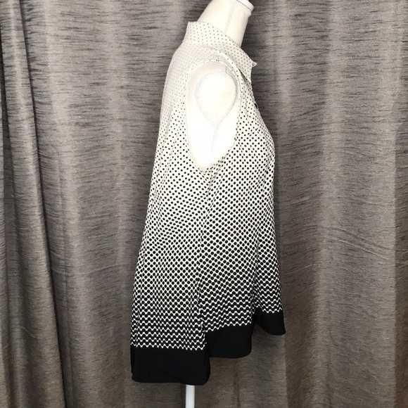 SIGNATURE COLLECTION MEDIUM B&W SLEEVELESS BUTTONUP BLOUSE - Picture 5 of 7